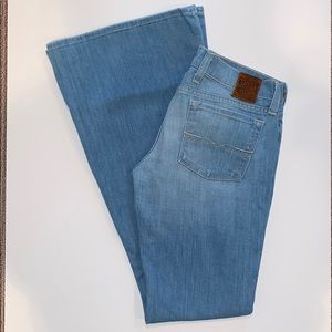 LUCKY BRAND LOWRISE BELL BOTTOM JEANS